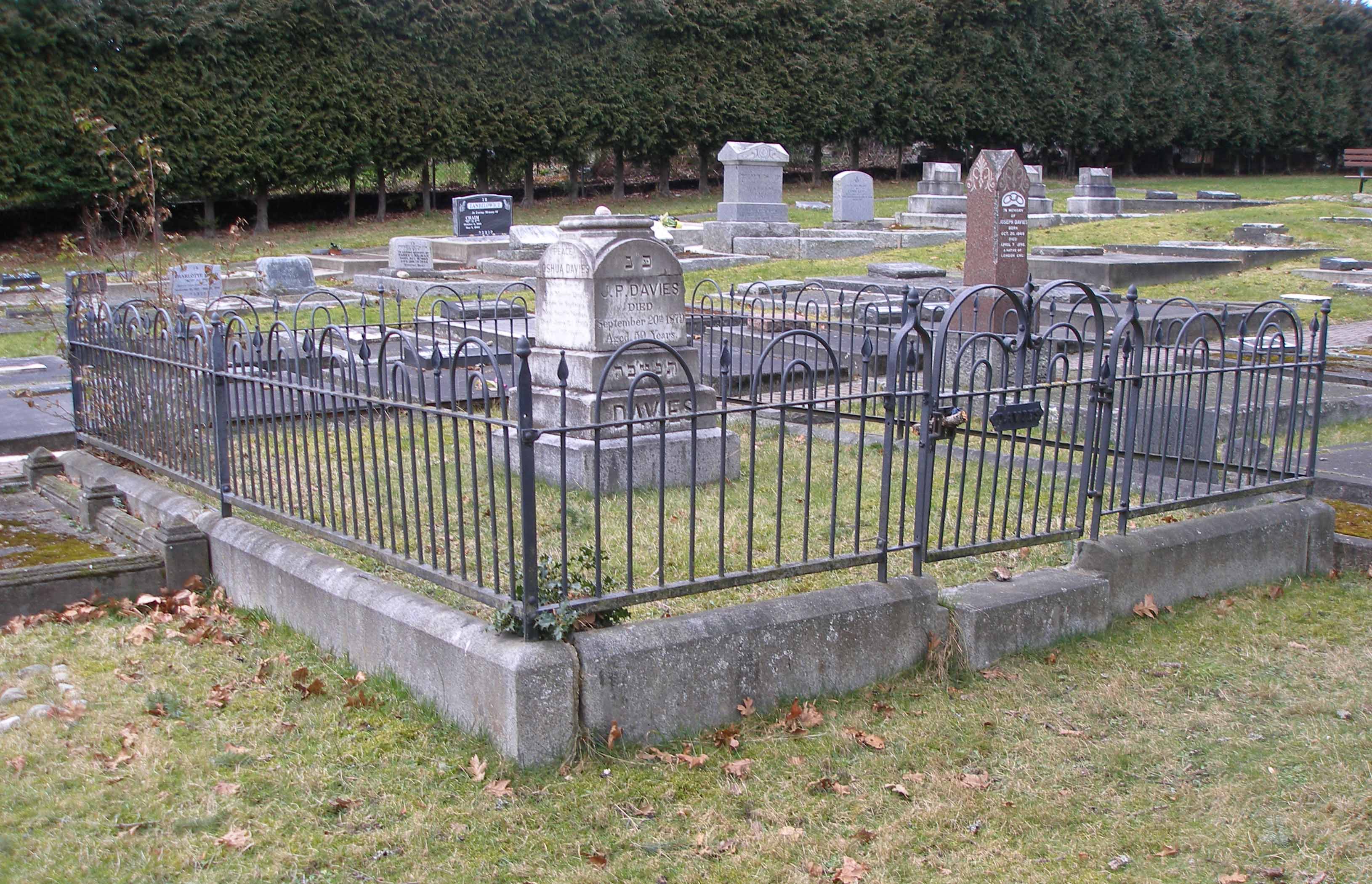 Davies family tomb, Victoria Jewish cemetery